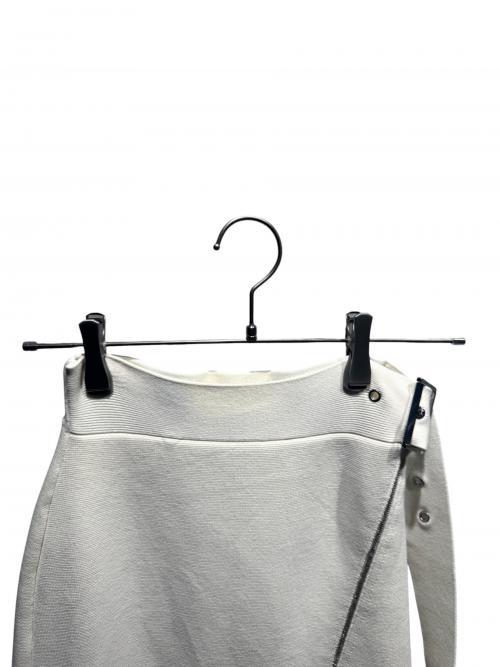 BOSS（ボス）BOSS (ボス) ベルテッドジップスカート アイボリー サイズ:XSの古着・服飾アイテム