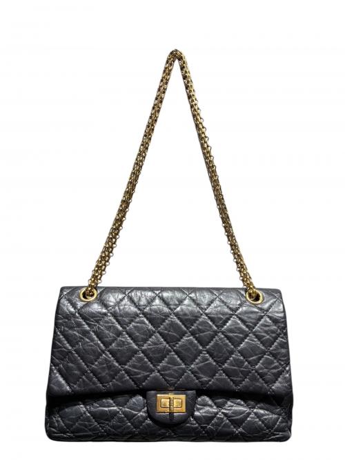 CHANEL（シャネル）CHANEL (シャネル) 2.55 Wフラップチェーンショルダーバッグ ブラック×ゴールド金具の古着・服飾アイテム