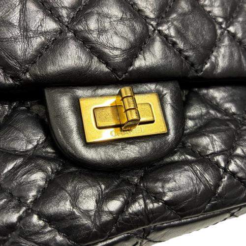 CHANEL（シャネル）CHANEL (シャネル) 2.55 Wフラップチェーンショルダーバッグ ブラック×ゴールド金具の古着・服飾アイテム