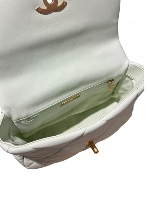 CHANEL（シャネル）CHANEL (シャネル) フラップショルダーバッグ グリーン サイズ:-の古着・服飾アイテム