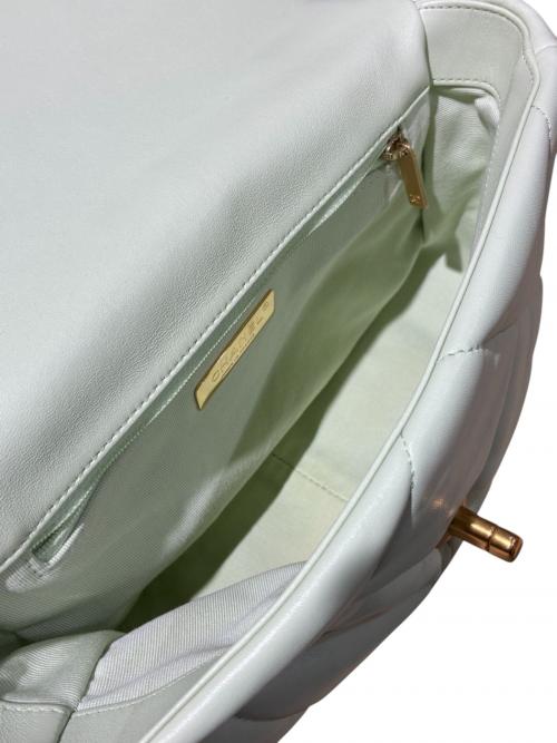 CHANEL（シャネル）CHANEL (シャネル) フラップショルダーバッグ グリーン サイズ:-の古着・服飾アイテム