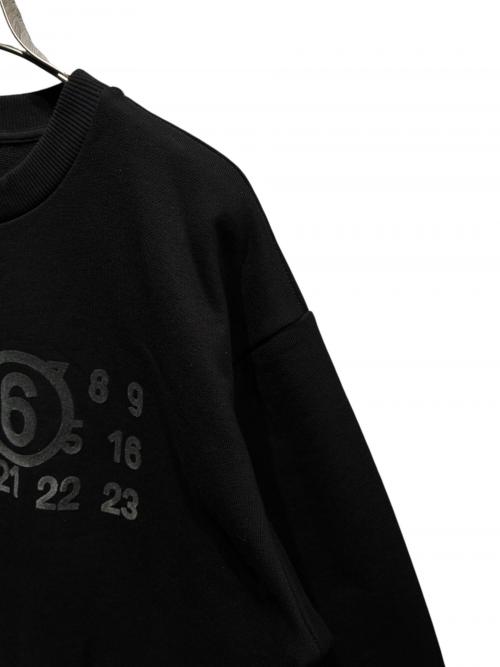 MM6 Maison Margiela（エムエムシックスメゾンマルジェラ）MM6 Maison Margiela (エムエムシックスメゾンマルジェラ) ナンバリングロゴスウェット/M60681 MM006	M60681 MM006 ブラック サイズ:12の古着・服飾アイテム