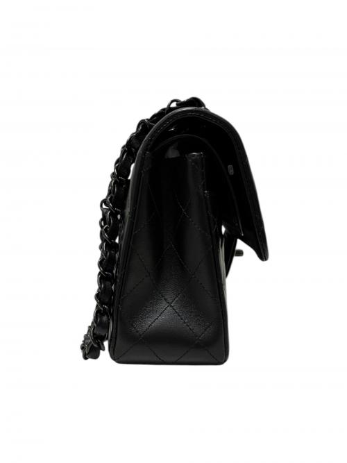 CHANEL（シャネル）CHANEL (シャネル) Wフラップチェーンショルダーバッグ マトラッセ23 ソーブラック A01113 ブラック×ブラック金具 サイズ:23の古着・服飾アイテム
