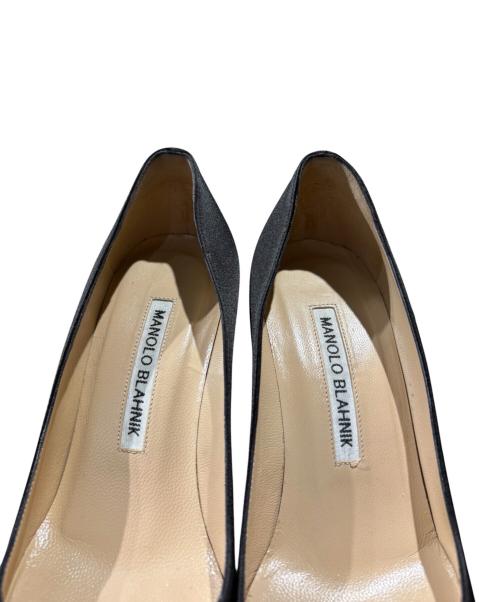 Manolo Blahnik（マノロブラニク）Manolo Blahnik (マノロブラニク) サテンビジューパンプス/ハンギシ ブラック サイズ:33 1/2の古着・服飾アイテム