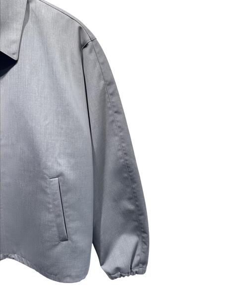 AURALEE（オーラリー）AURALEE (オーラリー) BONDEDTROPICAL WOOL ZIP BLOUSON A26SB02WB 2026SS グレー サイズ:5 未使用品の古着・服飾アイテム