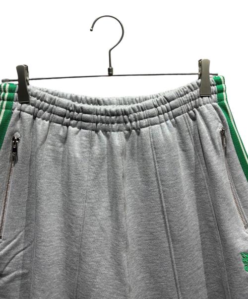 Needles（ニードルズ）Needles (ニードルズ) Needles ヒザデルトラックパンツ スウェットパンツ グレー×グリーン サイズ:Sの古着・服飾アイテム
