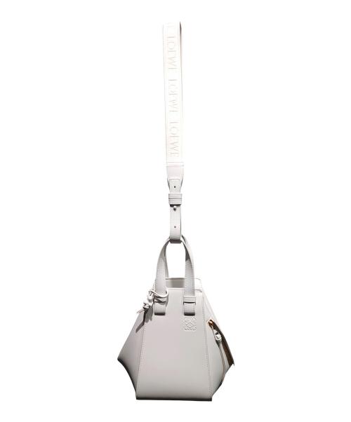 LOEWE（ロエベ）LOEWE (ロエベ) ハンモックコンパクトバッグ/モノクロームコレクション/A538H13X07 ホワイト サイズ:-の古着・服飾アイテム