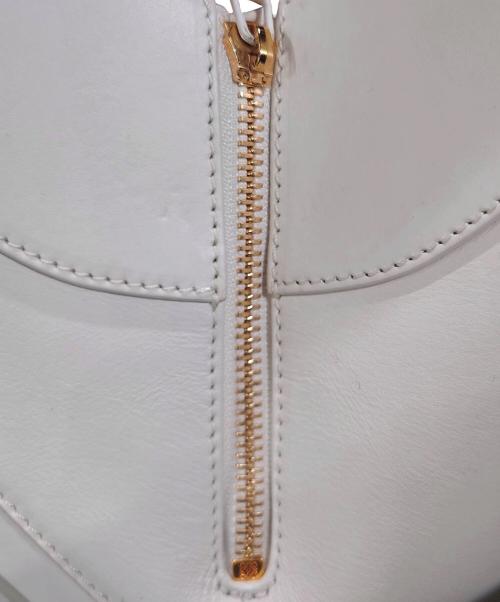 LOEWE（ロエベ）LOEWE (ロエベ) ハンモックコンパクトバッグ/モノクロームコレクション/A538H13X07 ホワイト サイズ:-の古着・服飾アイテム