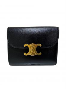 CELINE（セリーヌ）の古着「スモールフラップウォレットトリオンフ/シャイニースキンカーフ/	10D783DPV.38NO」｜ブラック×ゴールド