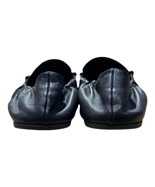 MIU MIU（ミュウミュウ）MIU MIU (ミュウミュウ) ルーシュ ナッパレザー ローファー ブラック サイズ:361/2の古着・服飾アイテム