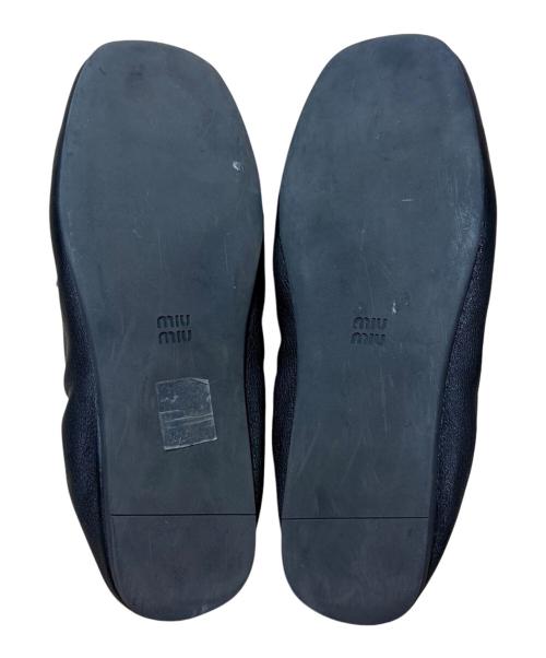 MIU MIU（ミュウミュウ）MIU MIU (ミュウミュウ) ルーシュ ナッパレザー ローファー ブラック サイズ:361/2の古着・服飾アイテム