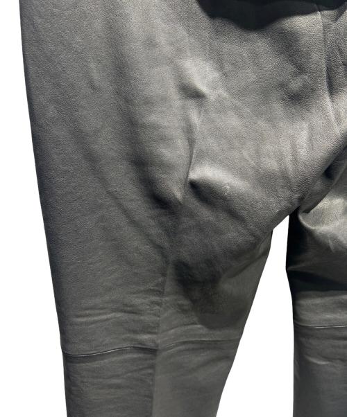 AURALEE（オーラリー）AURALEE (オーラリー) TEXTURED LAMB LEATHER PANTS ブラック サイズ:SIZE ５の古着・服飾アイテム