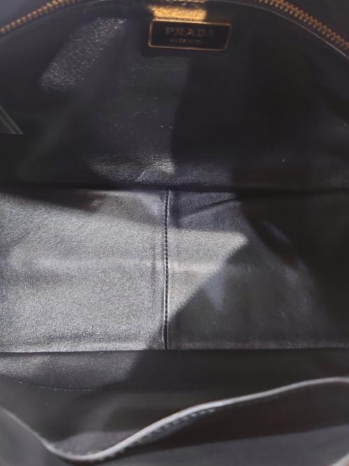 PRADA（プラダ）PRADA (プラダ) ワンショルダーバッグ ブラック サイズ:ミディアム/mediumの古着・服飾アイテム