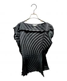 ISSEY MIYAKE（イッセイミヤケ）の古着「プリーツブラウス」｜ブラック