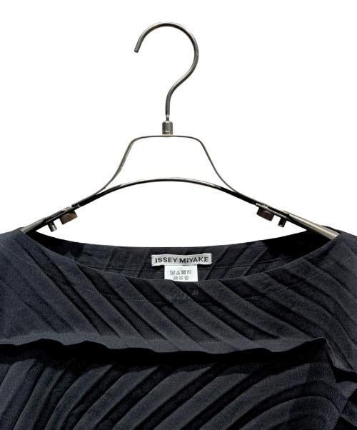 ISSEY MIYAKE（イッセイミヤケ）ISSEY MIYAKE (イッセイミヤケ) プリーツブラウス ブラック サイズ:2の古着・服飾アイテム