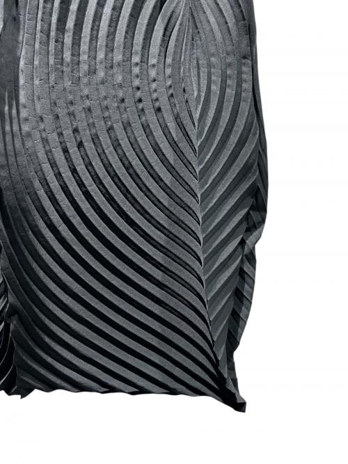 ISSEY MIYAKE（イッセイミヤケ）ISSEY MIYAKE (イッセイミヤケ) Paper Bag Pleats/IM53FG112 ブラック サイズ:S 未使用品の古着・服飾アイテム