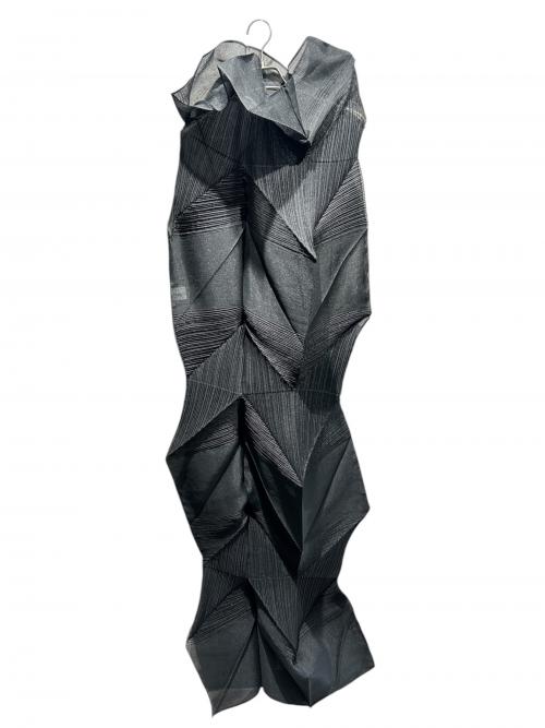ISSEY MIYAKE（イッセイミヤケ）ISSEY MIYAKE (イッセイミヤケ) プリーツワンピース/IM51FH634 ブラック サイズ:S 未使用品の古着・服飾アイテム