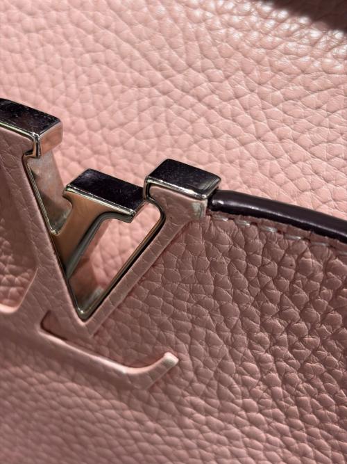 LOUIS VUITTON（ルイ ヴィトン）LOUIS VUITTON (ルイ ヴィトン) カプシーヌBB トリヨンレザー ショルダーバッグ ピンク サイズ:BBの古着・服飾アイテム