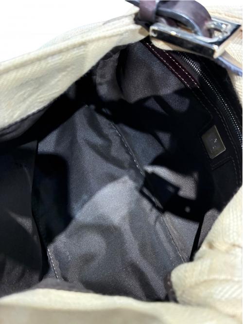 FENDI（フェンディ）FENDI (フェンディ) ショルダーバッグ ベージュの古着・服飾アイテム