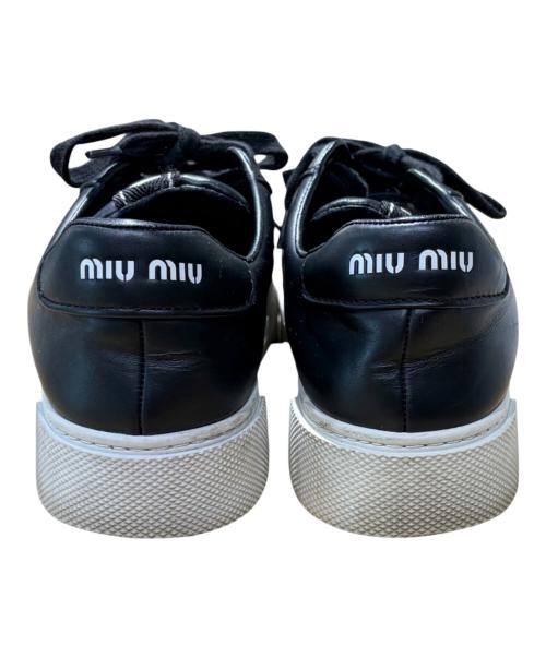 MIU MIU（ミュウミュウ）MIU MIU (ミュウミュウ) ロゴプレートレザースニーカー ブラック サイズ:SIZE 38の古着・服飾アイテム