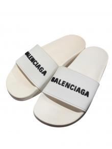 BALENCIAGA（バレンシアガ）の古着「ロゴシャワーサンダル」｜ホワイト