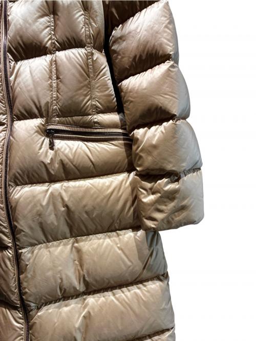 MONCLER（モンクレール）MONCLER (モンクレール) BOEDIC ダウンコート K20931C00015 595FE ベージュの古着・服飾アイテム