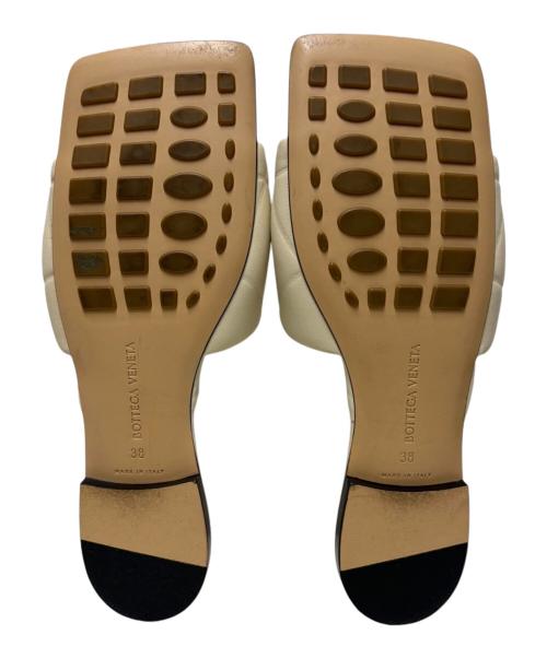 BOTTEGA VENETA（ボッテガベネタ）BOTTEGA VENETA (ボッテガベネタ) リド フラット サンダル ベージュ サイズ:38の古着・服飾アイテム