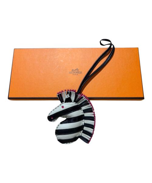 HERMES（エルメス）HERMES (エルメス) ジージー サバンナ バッグチャーム ブラック×ホワイトの古着・服飾アイテム