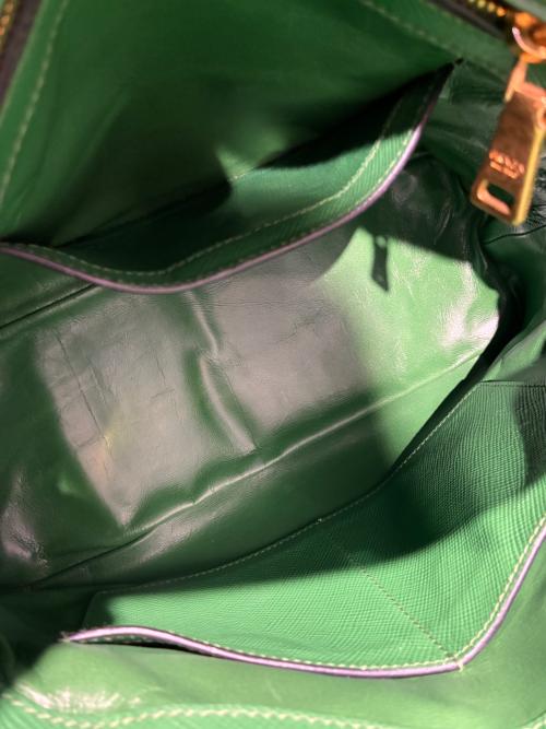 PRADA（プラダ）PRADA (プラダ) トップハンドル2WAYバッグ グリーン×ゴールドの古着・服飾アイテム