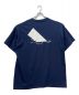DESCENDANT (ディセンダント) ロゴプリントTシャツ ネイビー サイズ:4：6800円