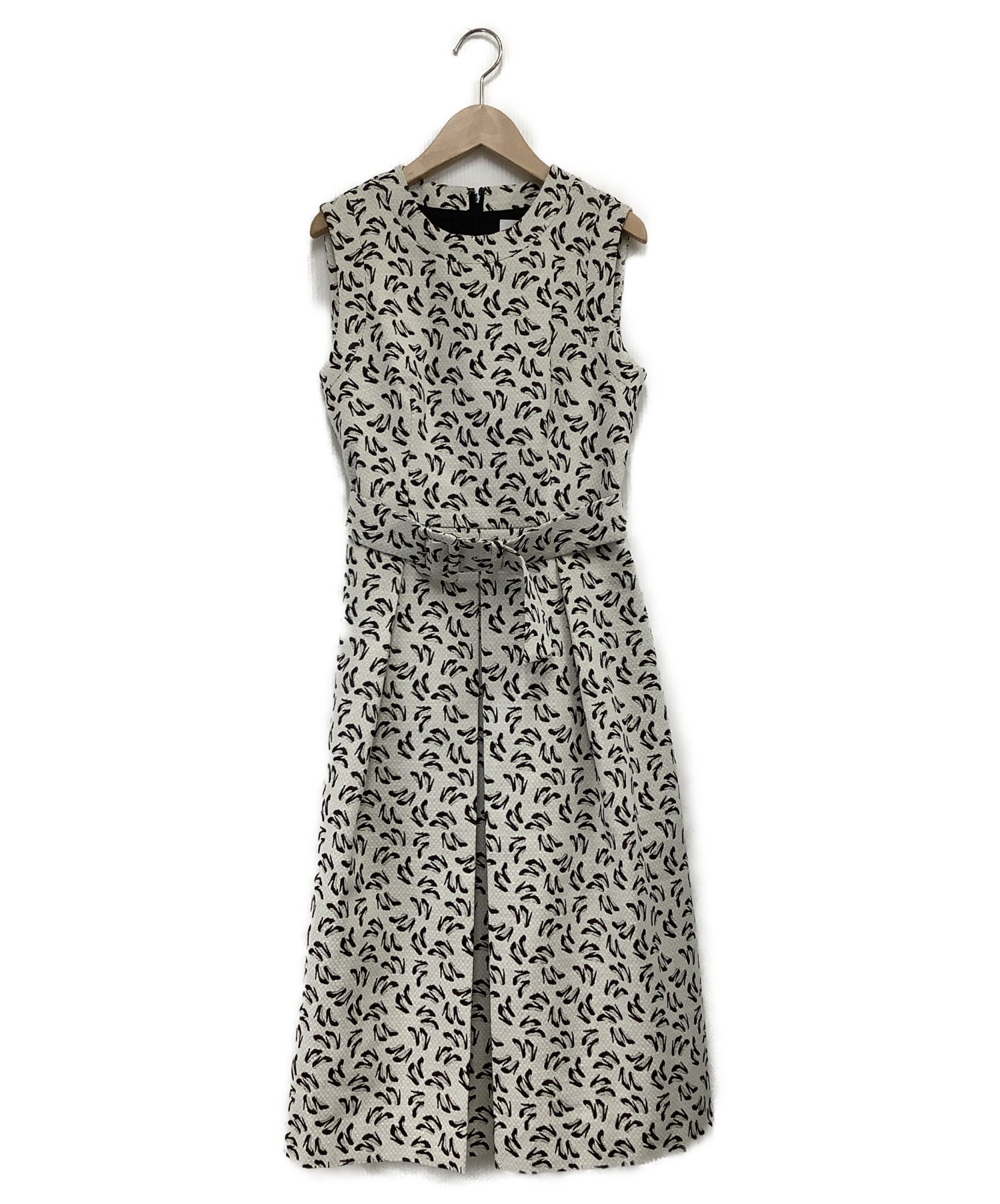 中古 古着通販 Loulou Willoughby ルルウィルビー フィット フレアワンピース ホワイト ブラック サイズ 2 総柄 春夏物 ブランド 古着通販 トレファク公式 Trefac Fashion