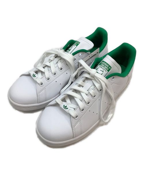 adidas（アディダス）adidas (アディダス) スニーカー ホワイト×グリーン サイズ:23.5 未使用品の古着・服飾アイテム
