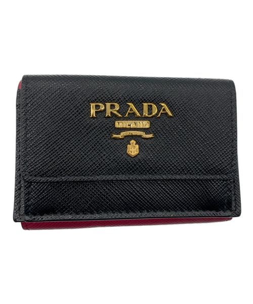 PRADA（プラダ）PRADA (プラダ) 3つ折り財布 ブラック×レッドの古着・服飾アイテム
