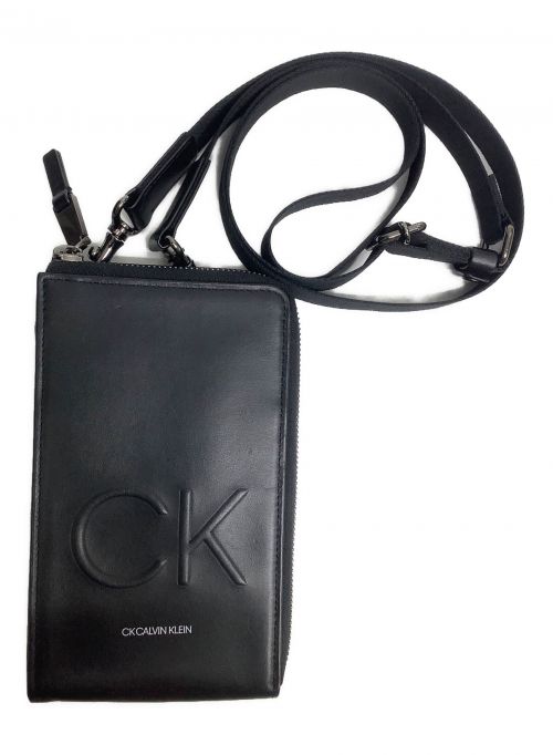Calvin Klein（カルバンクライン）Calvin Klein (カルバンクライン) ロゴショルダーバッグ ブラックの古着・服飾アイテム