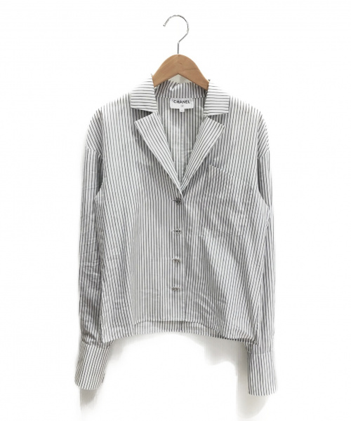 CHANEL（シャネル）CHANEL (シャネル) ココマークボタンシャツジャケット ホワイト×グレー サイズ:34 ストライプの古着・服飾アイテム