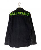 BALENCIAGAバレンシアガ）の古着「Rear Printed Denim Shirt」｜ブラック
