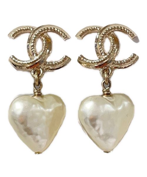 CHANEL（シャネル）CHANEL (シャネル) metal gold white CC earrings ホワイトの古着・服飾アイテム