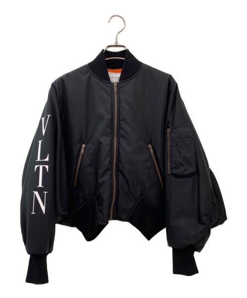 VALENTINO（ヴァレンティノ）VALENTINO (ヴァレンティノ) アームロゴMA-1ジャケット ブラック サイズ:36の古着・服飾アイテム