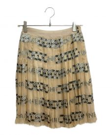 CHANELシャネル）の古着「logo chain pleated skirt（ロゴチェーンプリーツスカート）」｜ベージュ