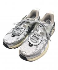 NIKE (ナイキ) V2K Run "Summit White/Pure Platinum/Light Iron All/Metallic Silver" ホワイト×シルバー サイズ:26.5㎝