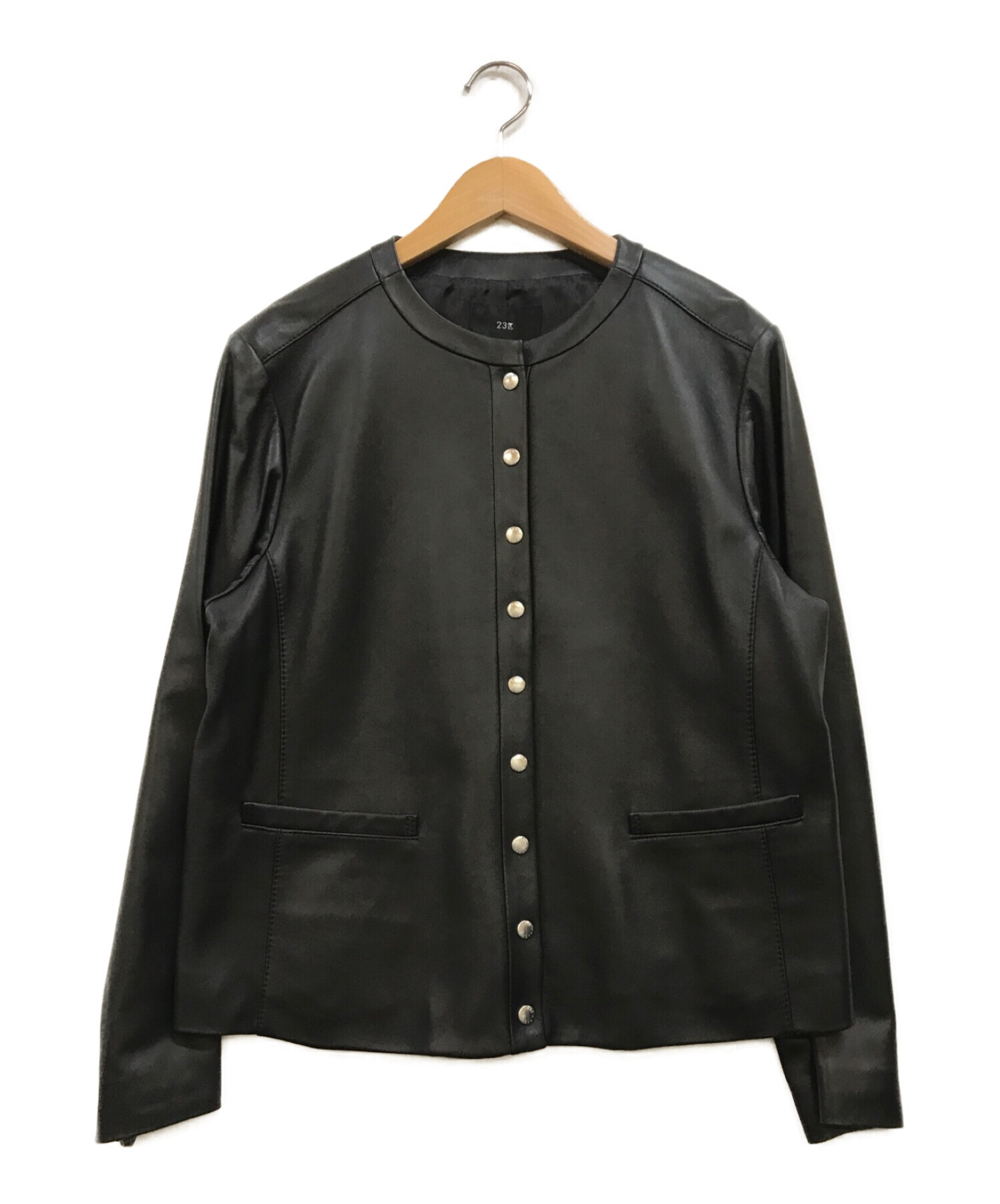 未使用 23区 ノーカラー ラムレザー 黒 ジャケット 44-