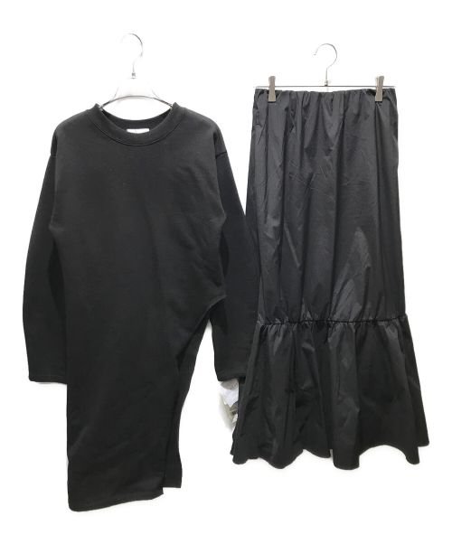 emmi atelier（エミアトリエ）emmi atelier (エミアトリエ) ティアードスカート付きスエットトップス 13WF0224060 ブラック サイズ:Fの古着・服飾アイテム