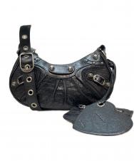 BALENCIAGA (バレンシアガ) ショルダーバッグ ル カゴール XS Le Cagole アリーナラムスキン アンティーク調シルバー ハート形ミラー ジッパー付きポーチ ブラック