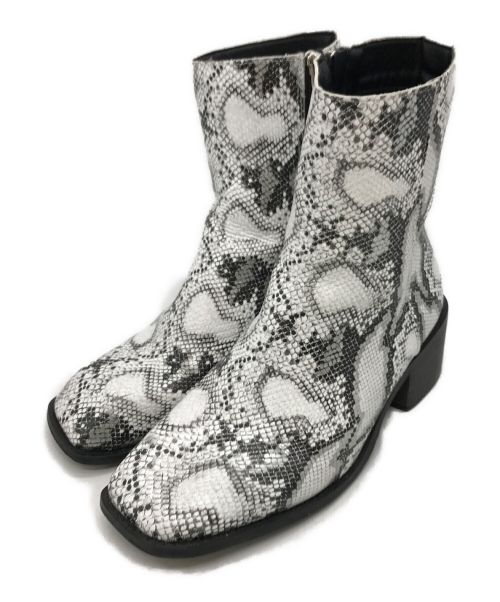 soerte（ソエルテ）soerte (ソエルテ) Square toe leather boots ホワイト サイズ:41（26cm相当）の古着・服飾アイテム