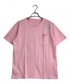KAWSカウズ）の古着「KAWS：HOLIDAYポケットTシャツ」｜ピンク