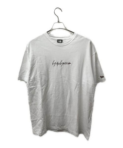 YOHJI YAMAMOTO（ヨウジヤマモト）YOHJI YAMAMOTO (ヨウジヤマモト) New Era (ニューエラ) Tシャツ ホワイト サイズ:6の古着・服飾アイテム