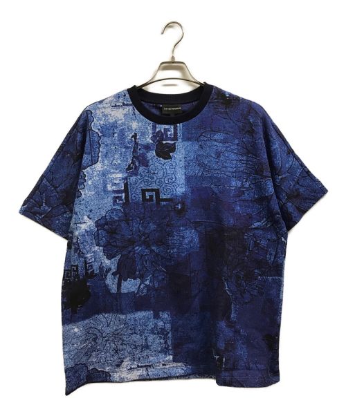 EMPORIO ARMANI（エンポリオアルマーニ）EMPORIO ARMANI (エンポリオアルマーニ) 総柄Tシャツ ブルー サイズ:XL 未使用品の古着・服飾アイテム