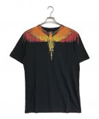 MARCELO BURLONマルセロバーロン）の古着「Tシャツ　GEOMETRIC WINGS Tシャツ　グラフィイクＴシャツ　ブラック」｜ブラック