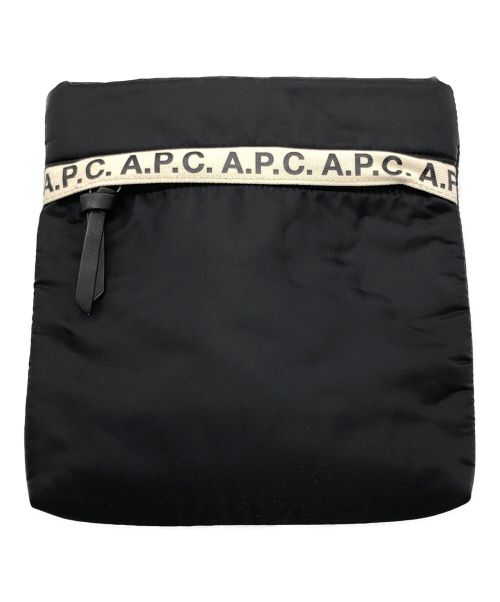 A.P.C.（アーペーセー）A.P.C. (アー・ペー・セー) ロゴテープミニショルダーバッグ  / サコッシュ ブラックの古着・服飾アイテム