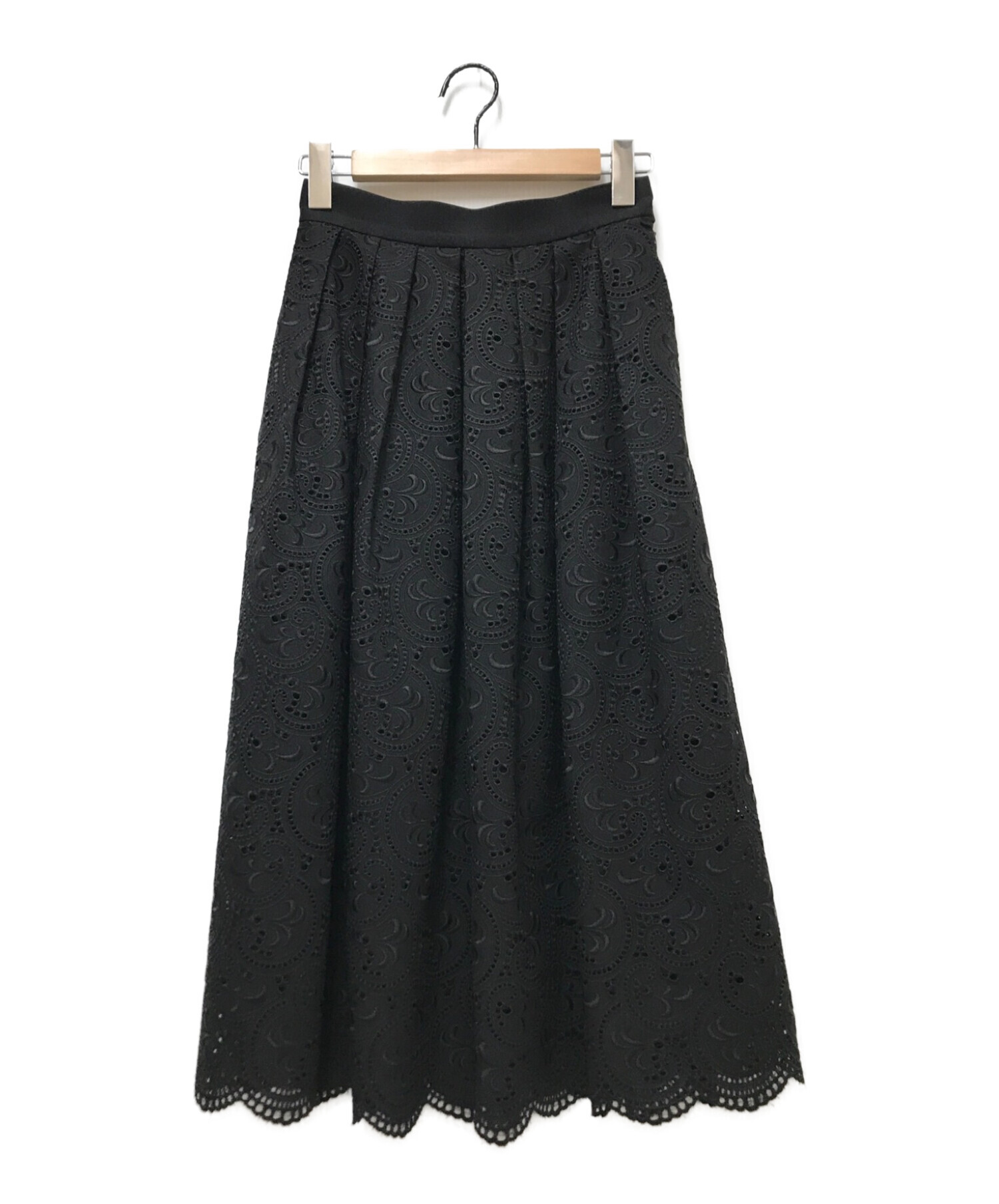 【中古・古着通販】SHE TOKYO (シートーキョー) 刺繍スカート ブラック サイズ:36｜ブランド・古着通販 トレファク公式